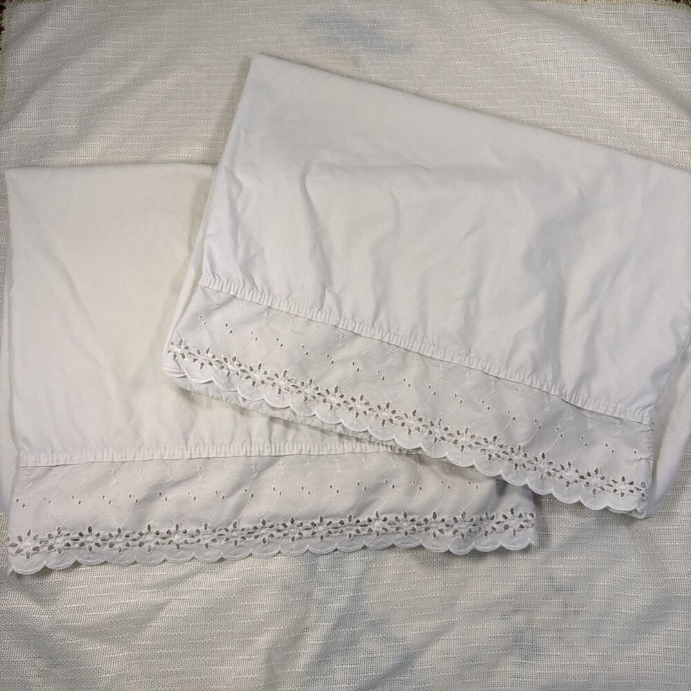 Dan River Pillowcase Set 2 Vintage White Eyelet Lace Trim Percale Pillowcases